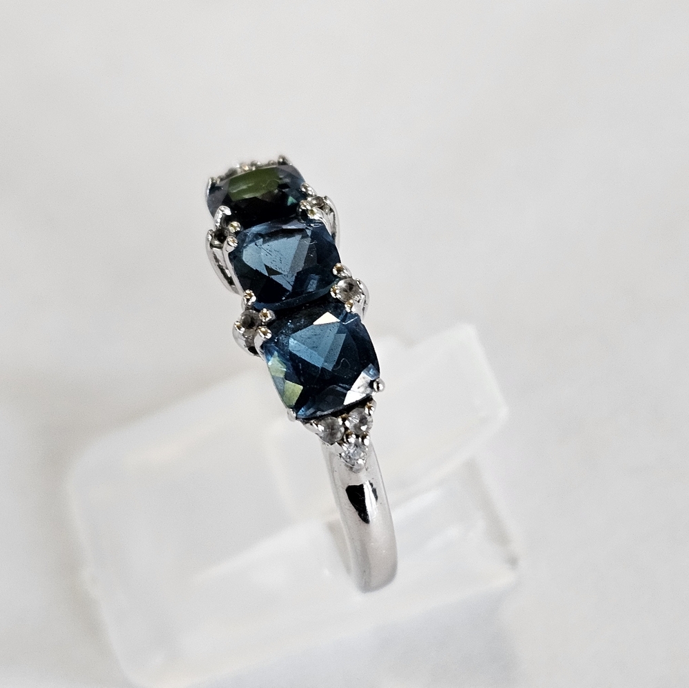 Genuine London Blue Topaz Ring 💍 in Sterling Silver Size 7! 💙 - Picture 7 of 10